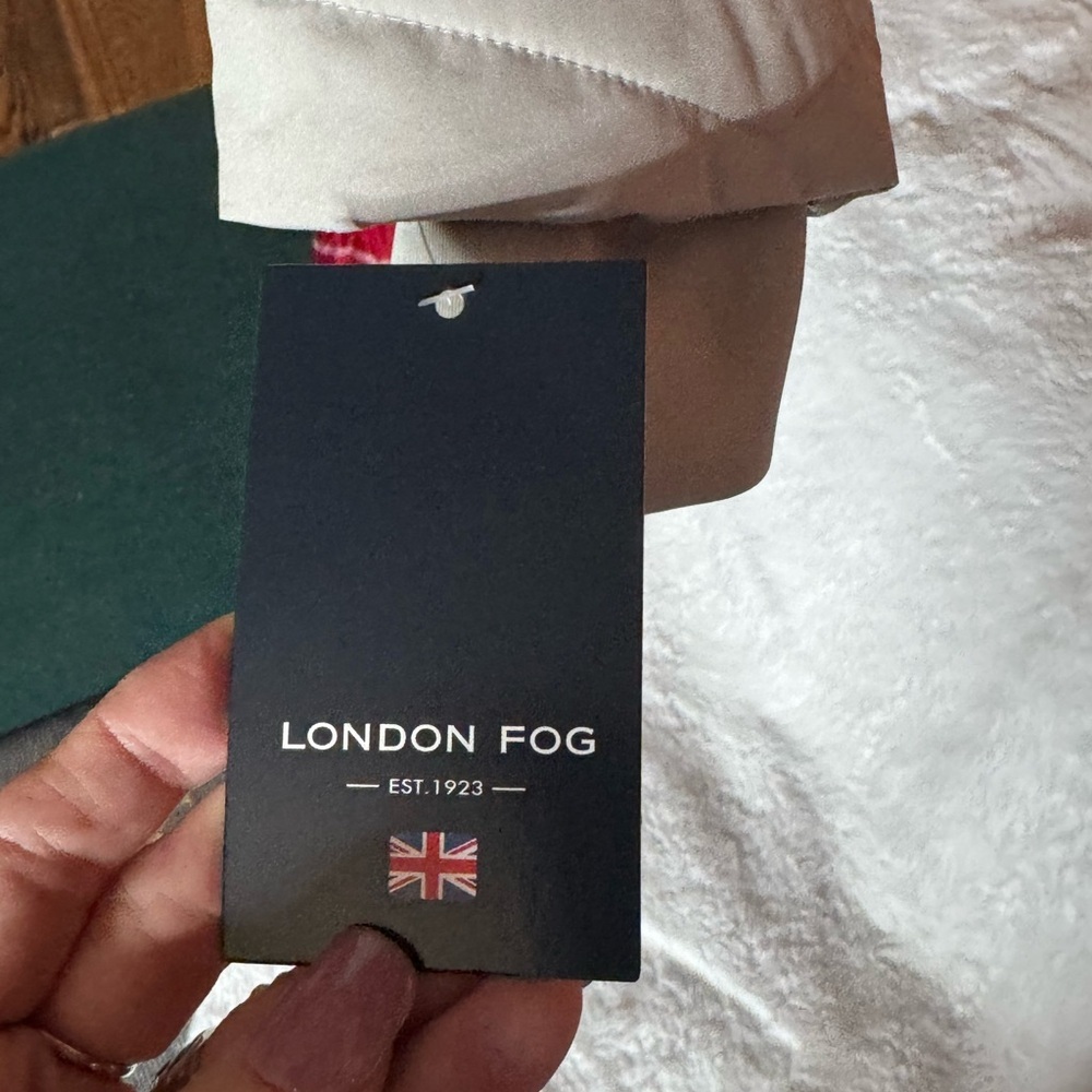London Fog Pearl Grey Quilted Puffer Coat with Faux Fur Hood – Size L (NWT) - Picture 5 of 7